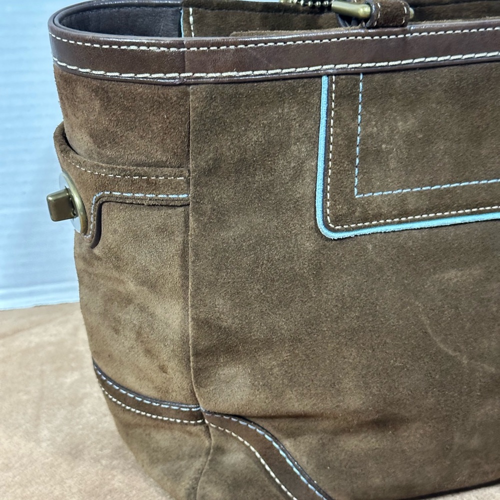 Coach Hampton Gallery Brown Suede Tote and Pouch - Picture 12 of 16